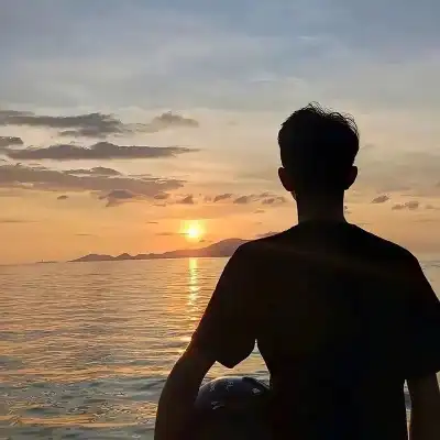 闻皎月